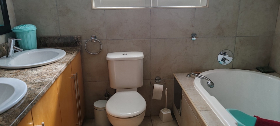 4 Bedroom Property for Sale in Caribbean Beach Club North West